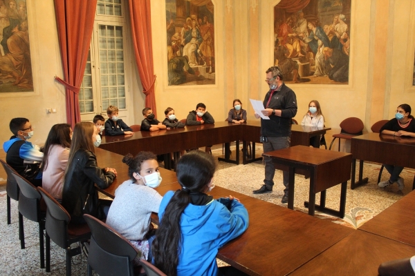 Remise des cadeaux de fin d’année aux CM2
