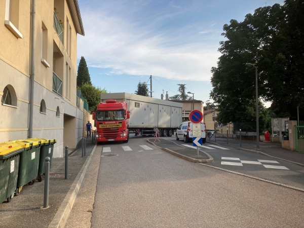 Installation du modulaire à l'école