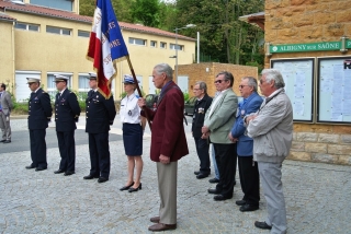 Crmonie du 8 mai 2013 avec le Conseil Municipal d'Enfants