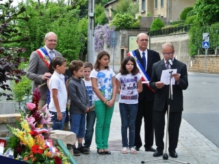 Crmonie du 8 mai 2013 avec le Conseil Municipal d'Enfants