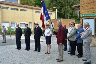 Cérémonie du 8 mai 2013 avec le Conseil Municipal d'Enfants