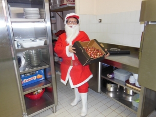 Le repas de Noêl 2012 à la cantine scolaire