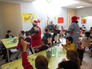 Le repas de Noêl 2012 à la cantine scolaire