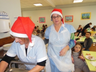 Le repas de Noêl 2012 à la cantine scolaire