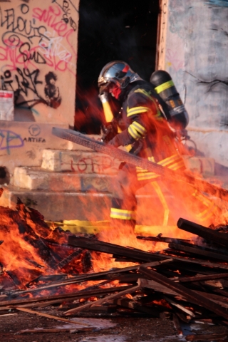 Manoeuvre des pompiers de Couzon  la cimenterie d'Albigny