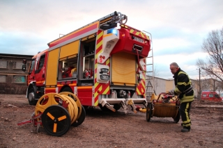 Manoeuvre des pompiers de Couzon  la cimenterie d'Albigny