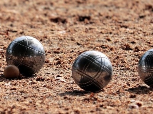 Concours de pétanque