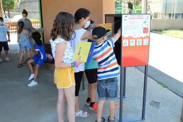 Inauguration boîte à lire de l'école
