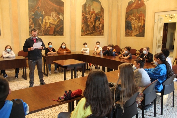 Remise des cadeaux de fin d’année aux CM2