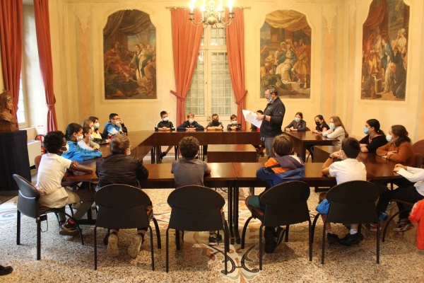 Remise des cadeaux de fin d’année aux CM2
