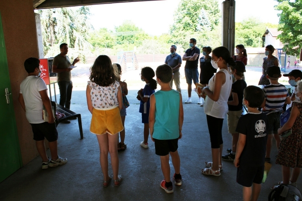 Inauguration boîte à lire de l'école