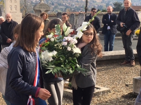 Dépôt gerbe le 1er novembre 2017 au cimetière
