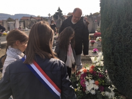 Dépôt gerbe le 1er novembre 2017 au cimetière