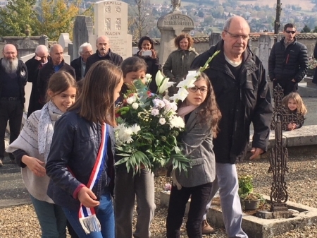 Dépôt gerbe le 1er novembre 2017 au cimetière