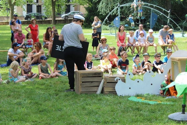 L'histoire de Reine et des pirates 'tous au parc)