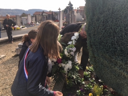 Dépôt gerbe le 1er novembre 2017 au cimetière