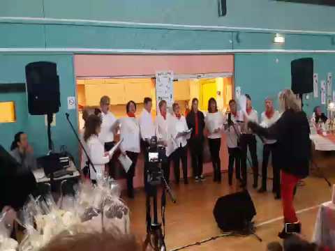 Autre prestation de la chorale d'Albigny danse.